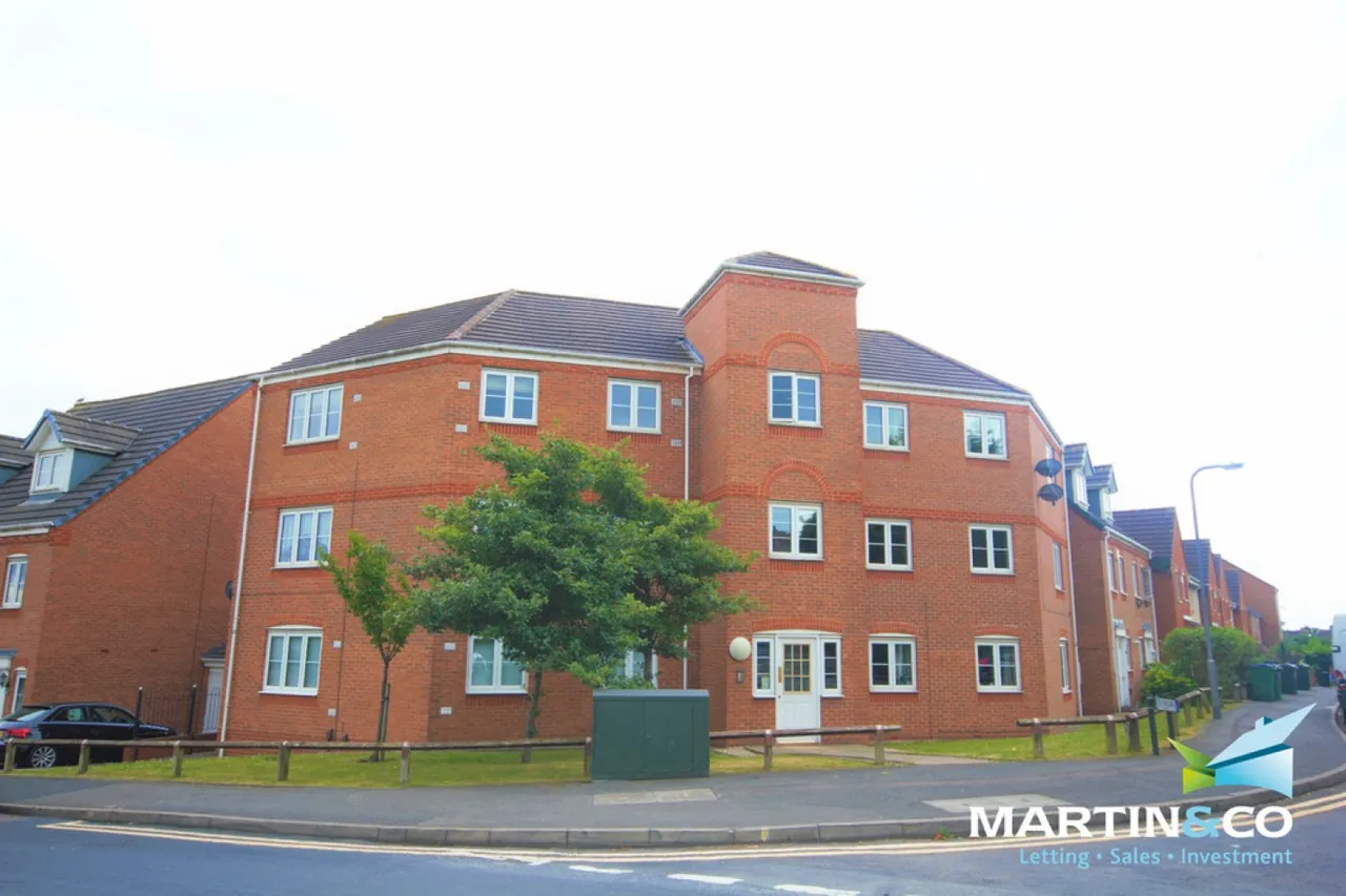 2 bed flat to rent, Franchise Street, Wednesbury, WS10