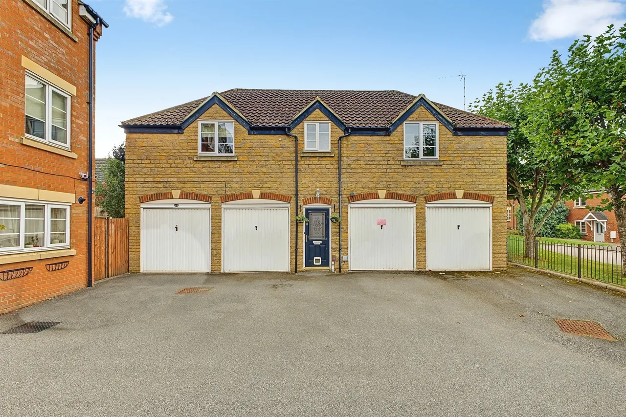 2 bed house for sale, Cony Walk, Grange Park, NN4