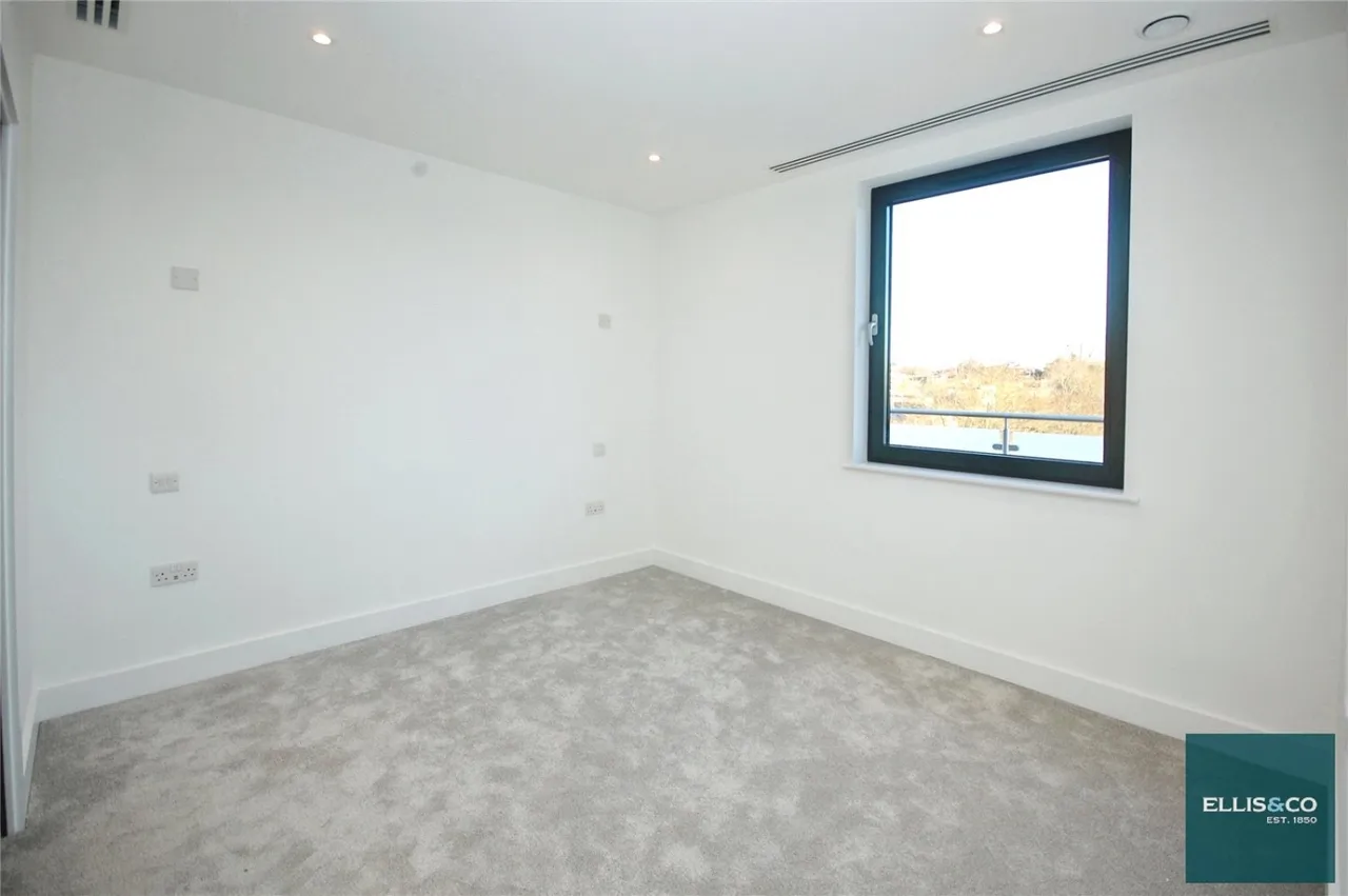 Wickliffe Avenue, Finchley, N3, photo 7