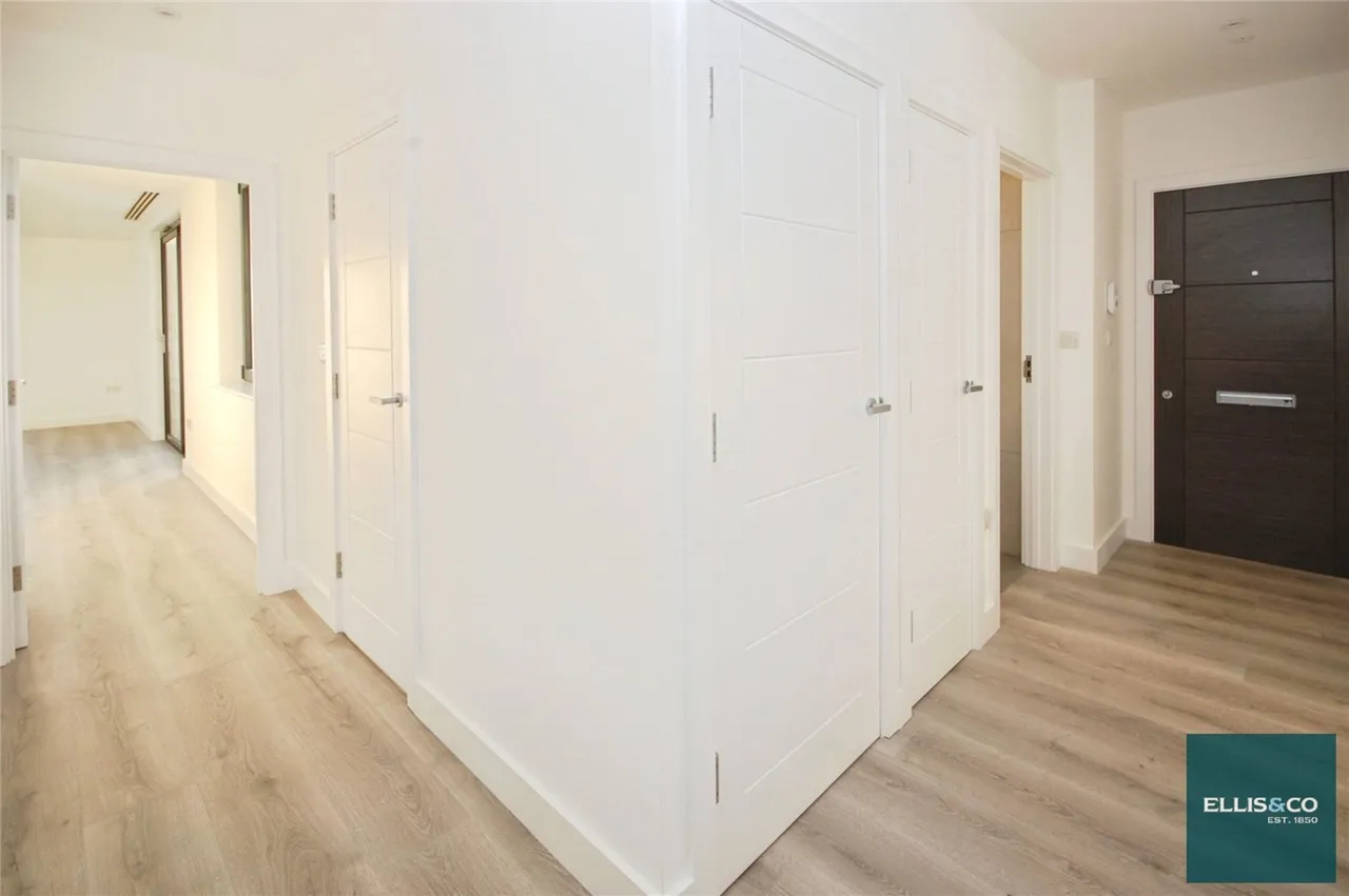 Wickliffe Avenue, Finchley, N3, photo 9
