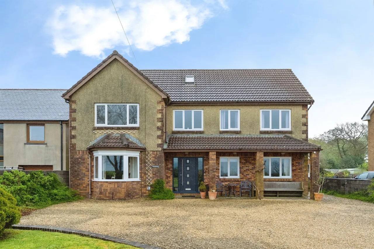 4 bed house for sale, Heol Gelli Fawr Llanelli, SA15