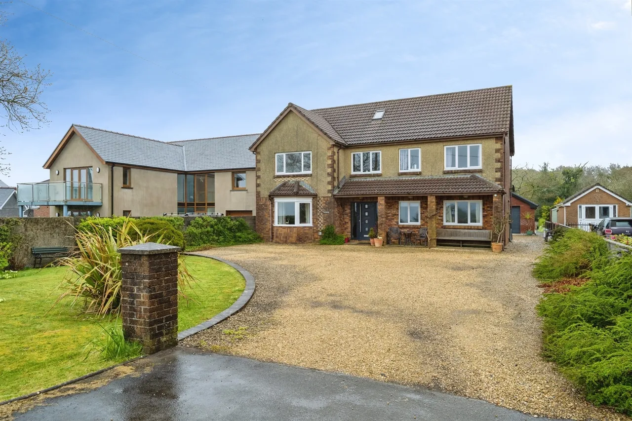 Heol Gelli Fawr Llanelli, SA15, photo 4