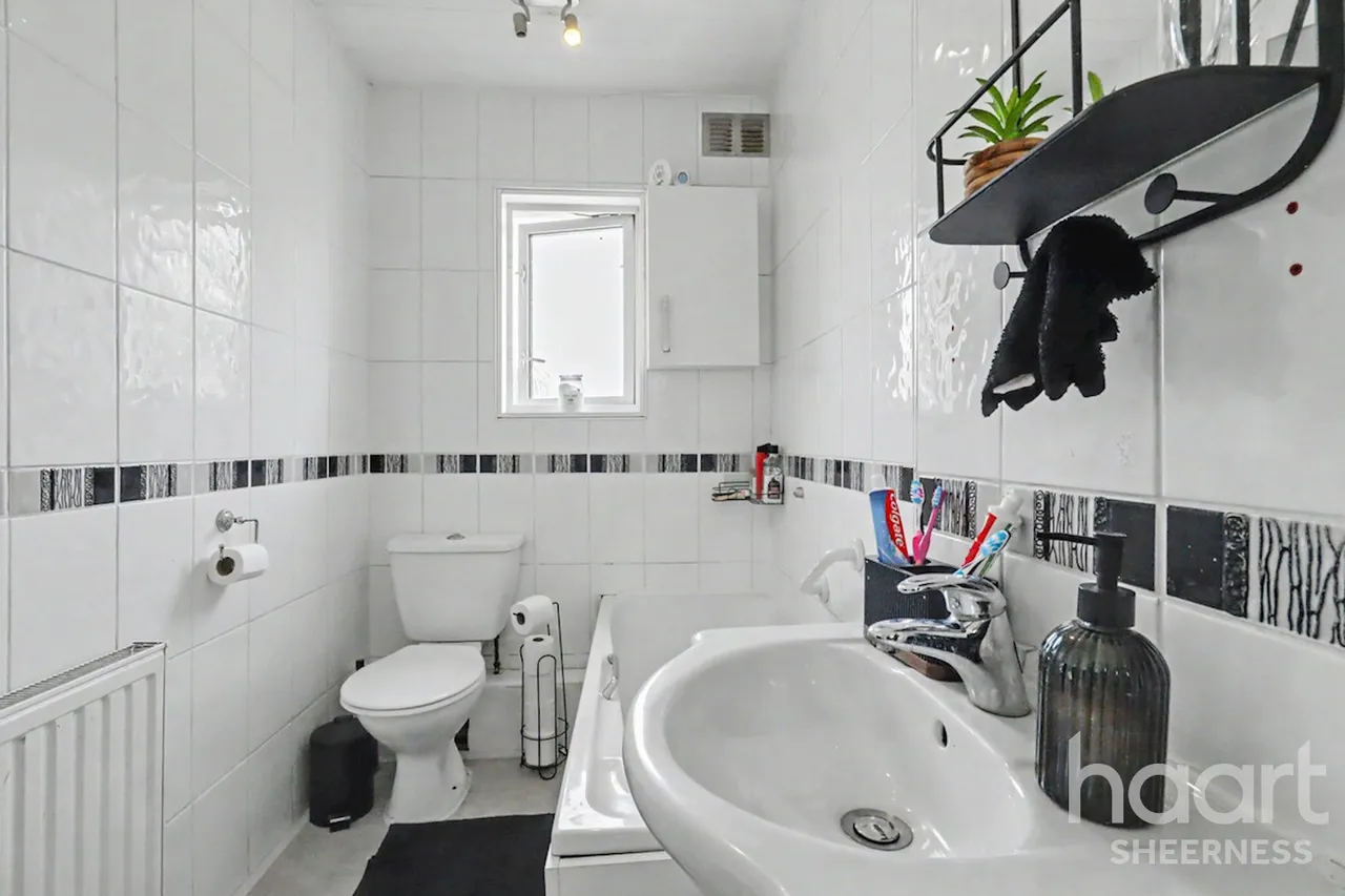 Cecil Avenue, Sheerness, ME12, photo 14