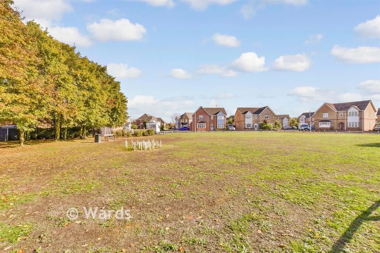 Yeates Drive, Kemsley, ME10, photo 8