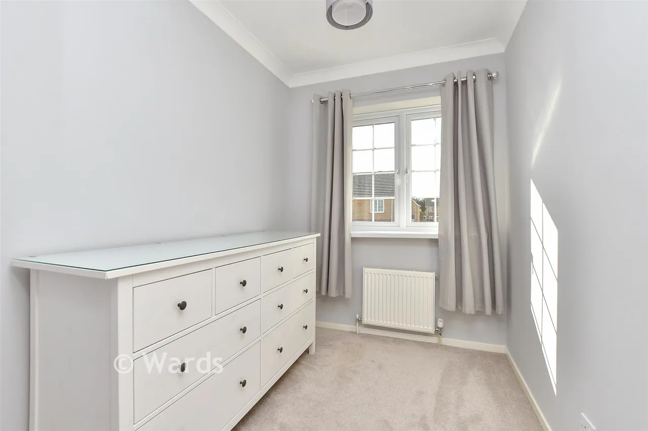 Yeates Drive, Kemsley, ME10, photo 13