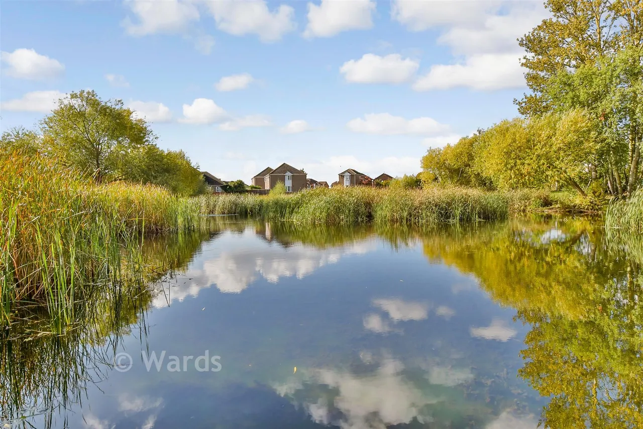 Yeates Drive, Kemsley, ME10, photo 7