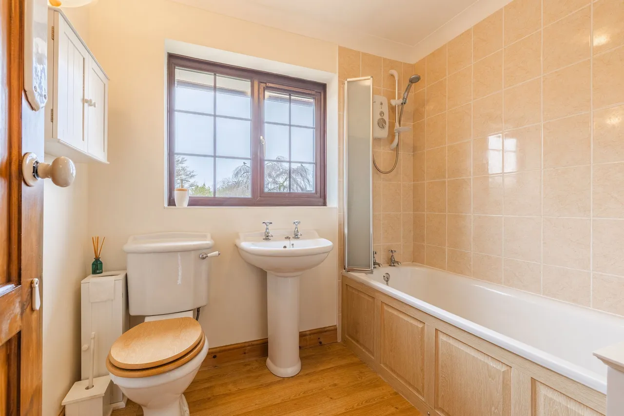 Chain Free in Gayton, photo 16