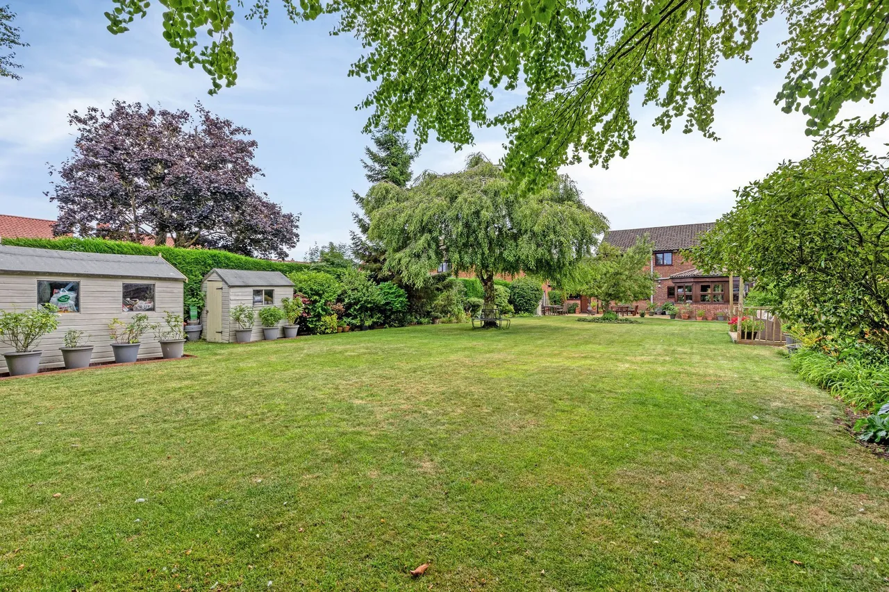 Chain Free in Gayton, photo 18