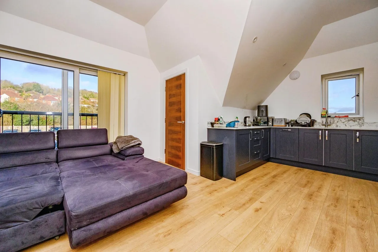 West Wycombe Road, High Wycombe, HP12, photo 6