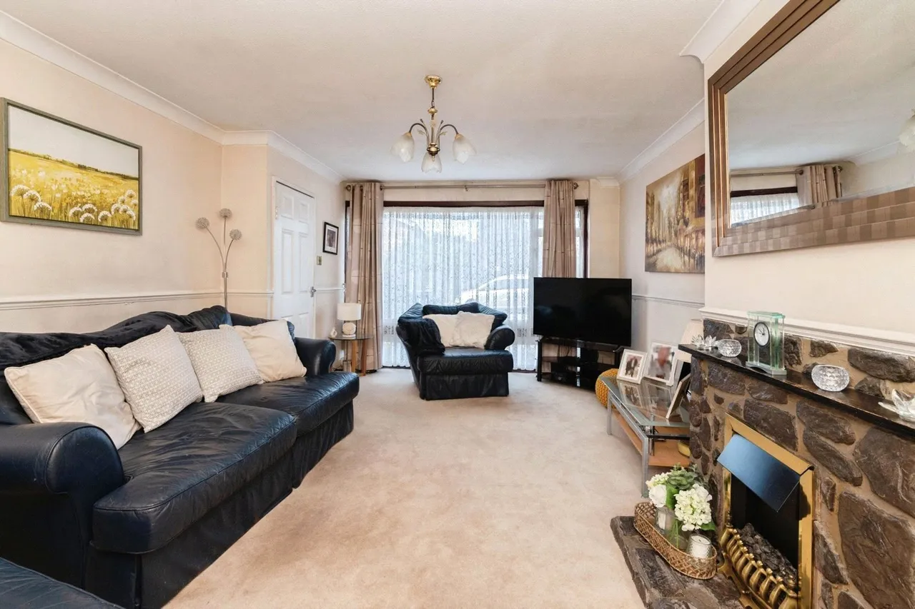 Byron Gardens, Tilbury, Essex, RM18, photo 6