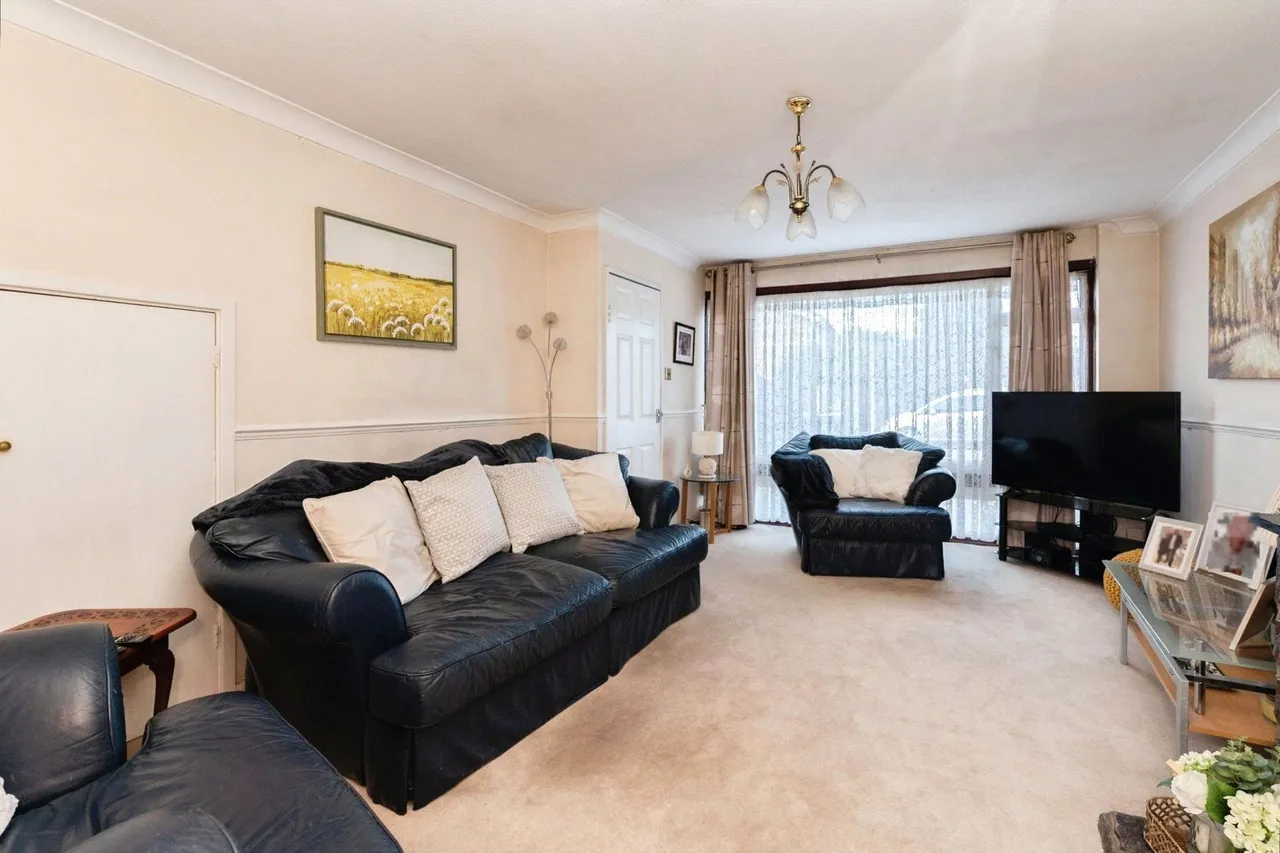 Byron Gardens, Tilbury, Essex, RM18, photo 7