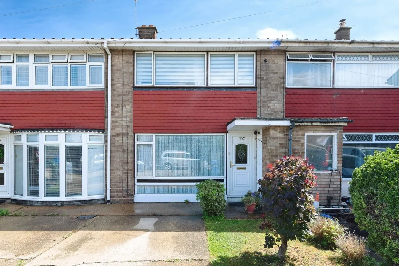 Byron Gardens, Tilbury, Essex, RM18, photo 17