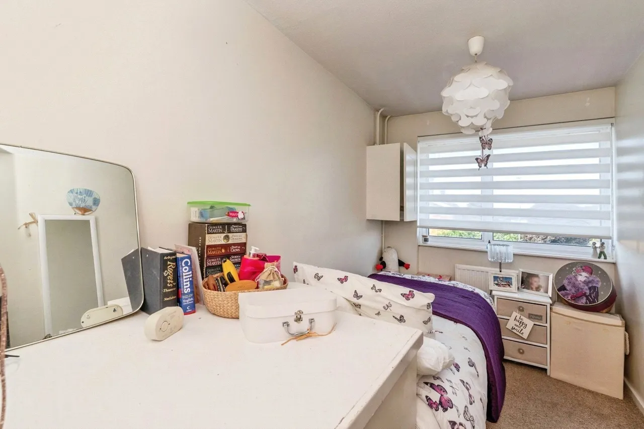 Byron Gardens, Tilbury, Essex, RM18, photo 13