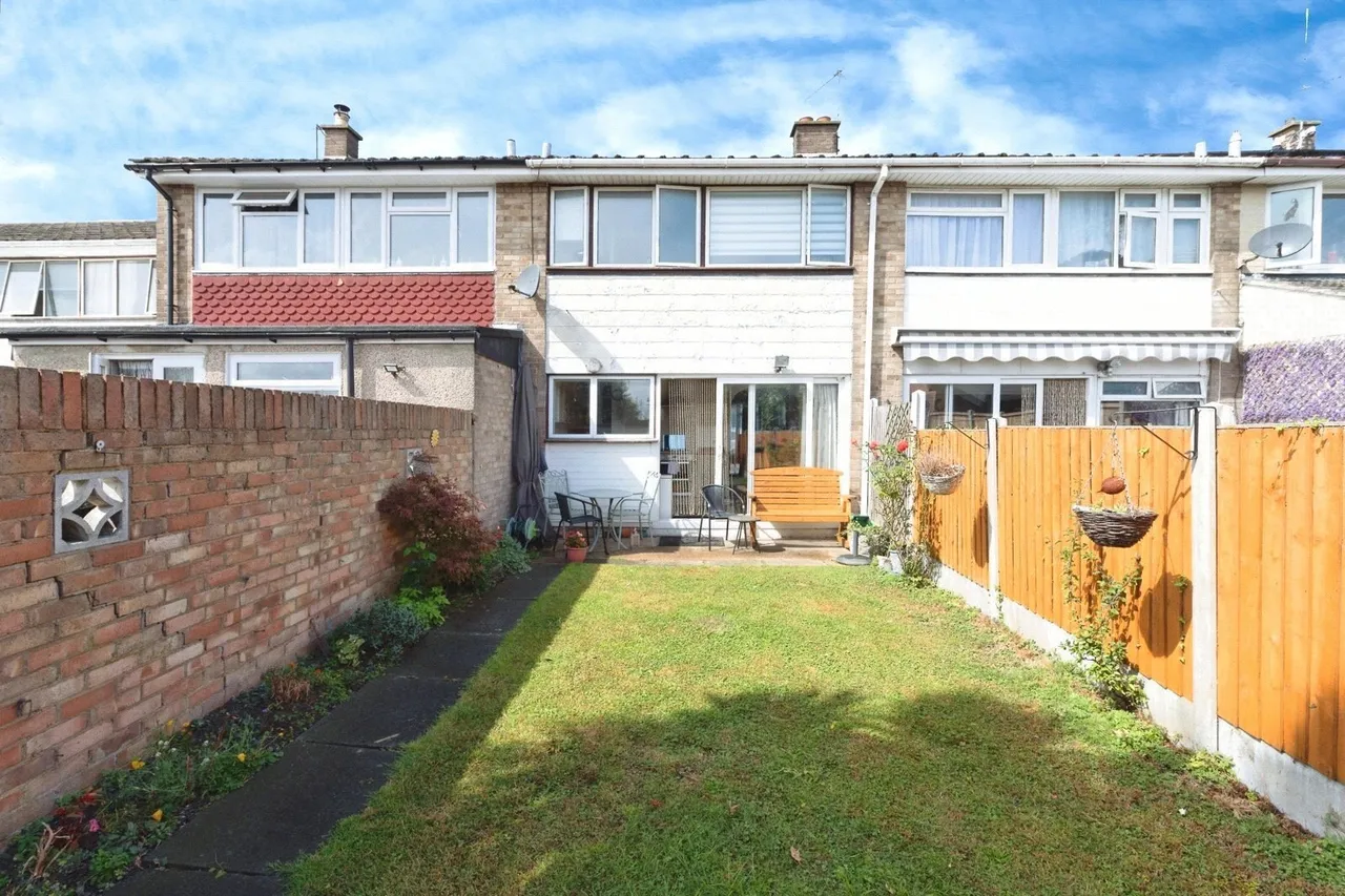 Byron Gardens, Tilbury, Essex, RM18, photo 16