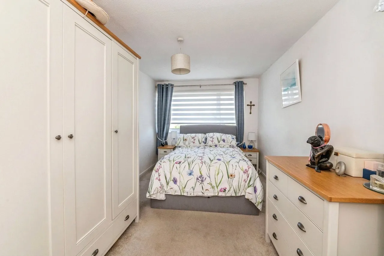 Byron Gardens, Tilbury, Essex, RM18, photo 12