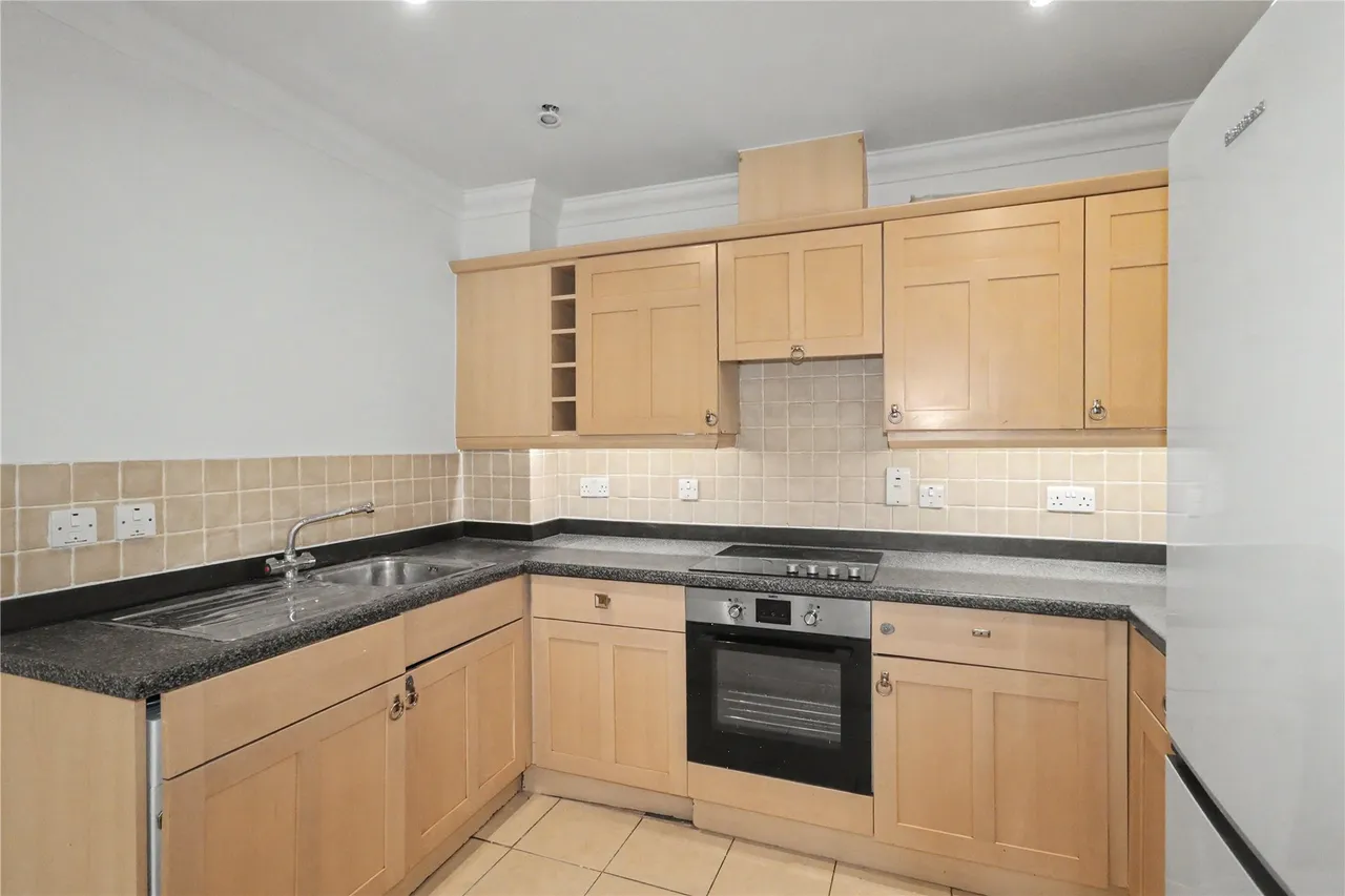 Heathside Crescent, Woking, GU22, photo 10