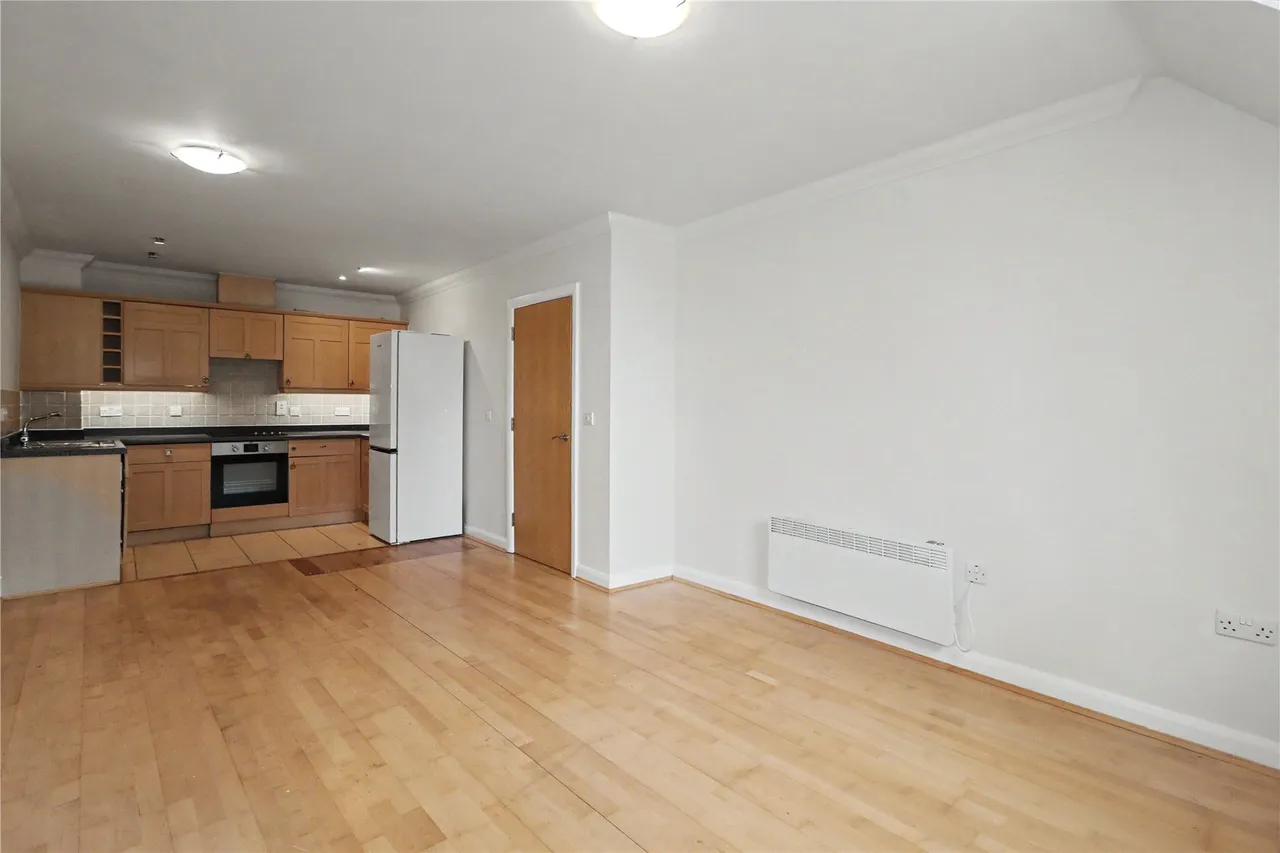 Heathside Crescent, Woking, GU22, photo 2