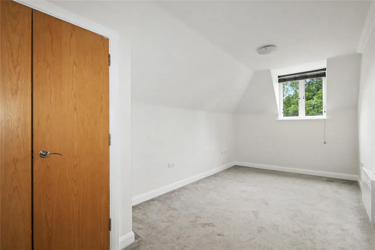 Heathside Crescent, Woking, GU22, photo 4