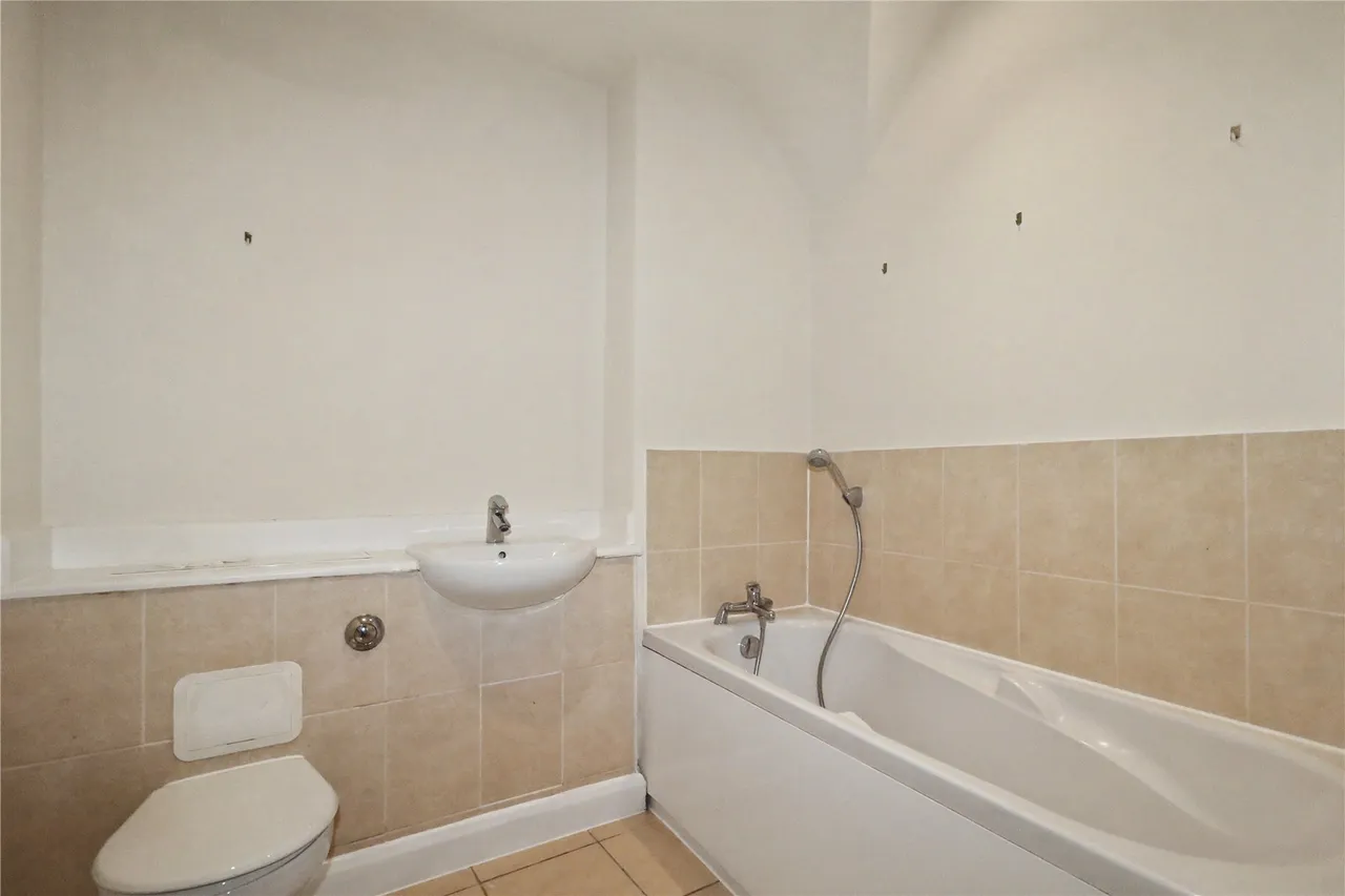 Heathside Crescent, Woking, GU22, photo 5