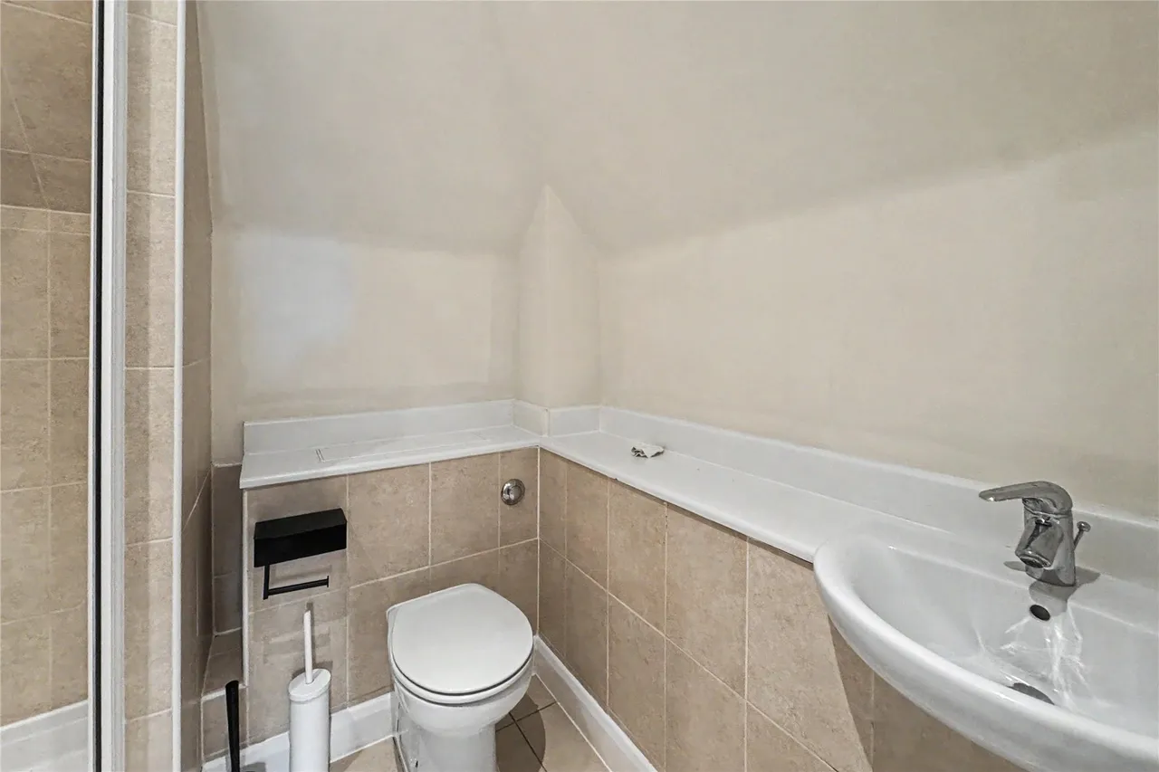 Heathside Crescent, Woking, GU22, photo 6