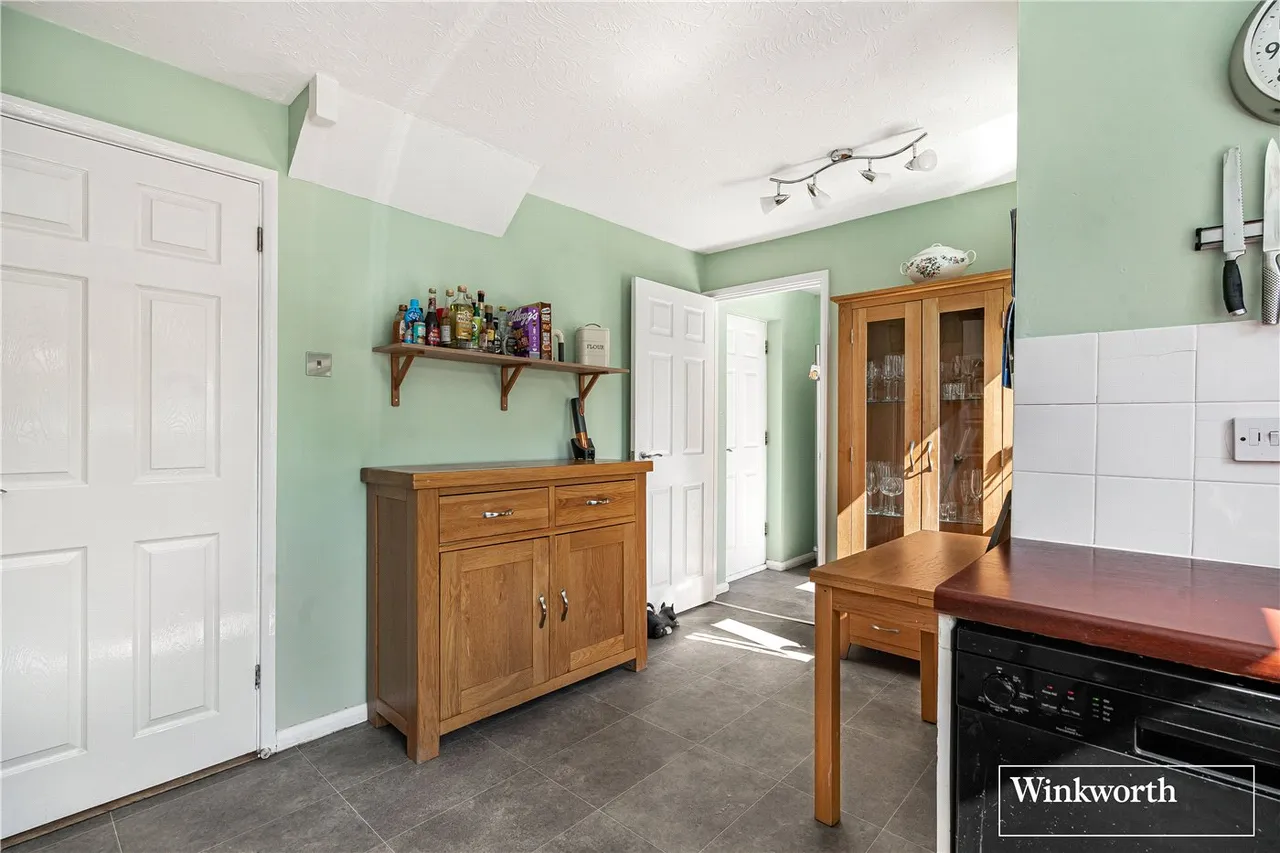 4 bed house for sale — Shire Close, Bagshot, Surrey, GU19