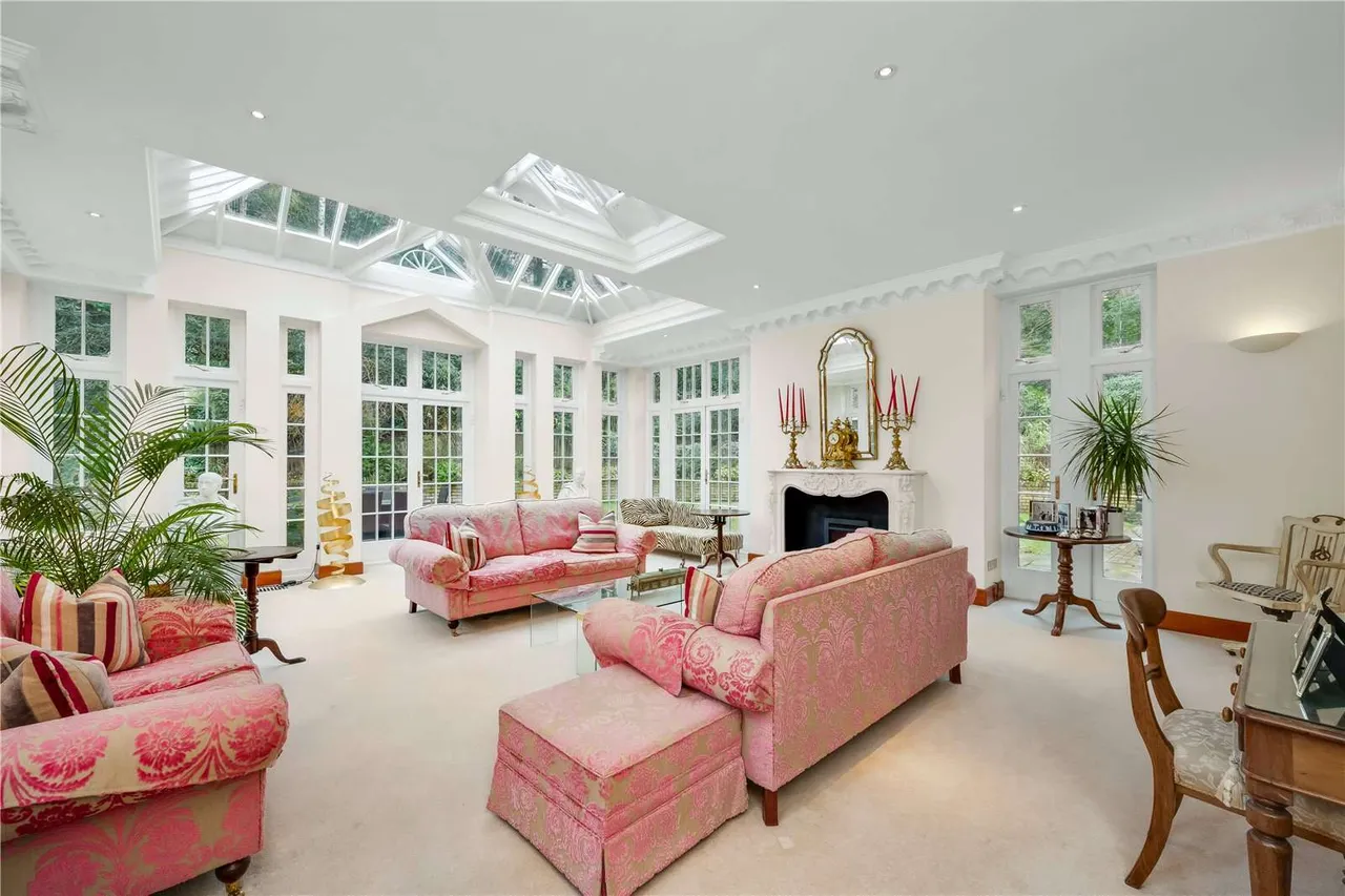 Old Avenue, St George's Hill, Weybridge, Surrey, KT13 0QB, photo 5
