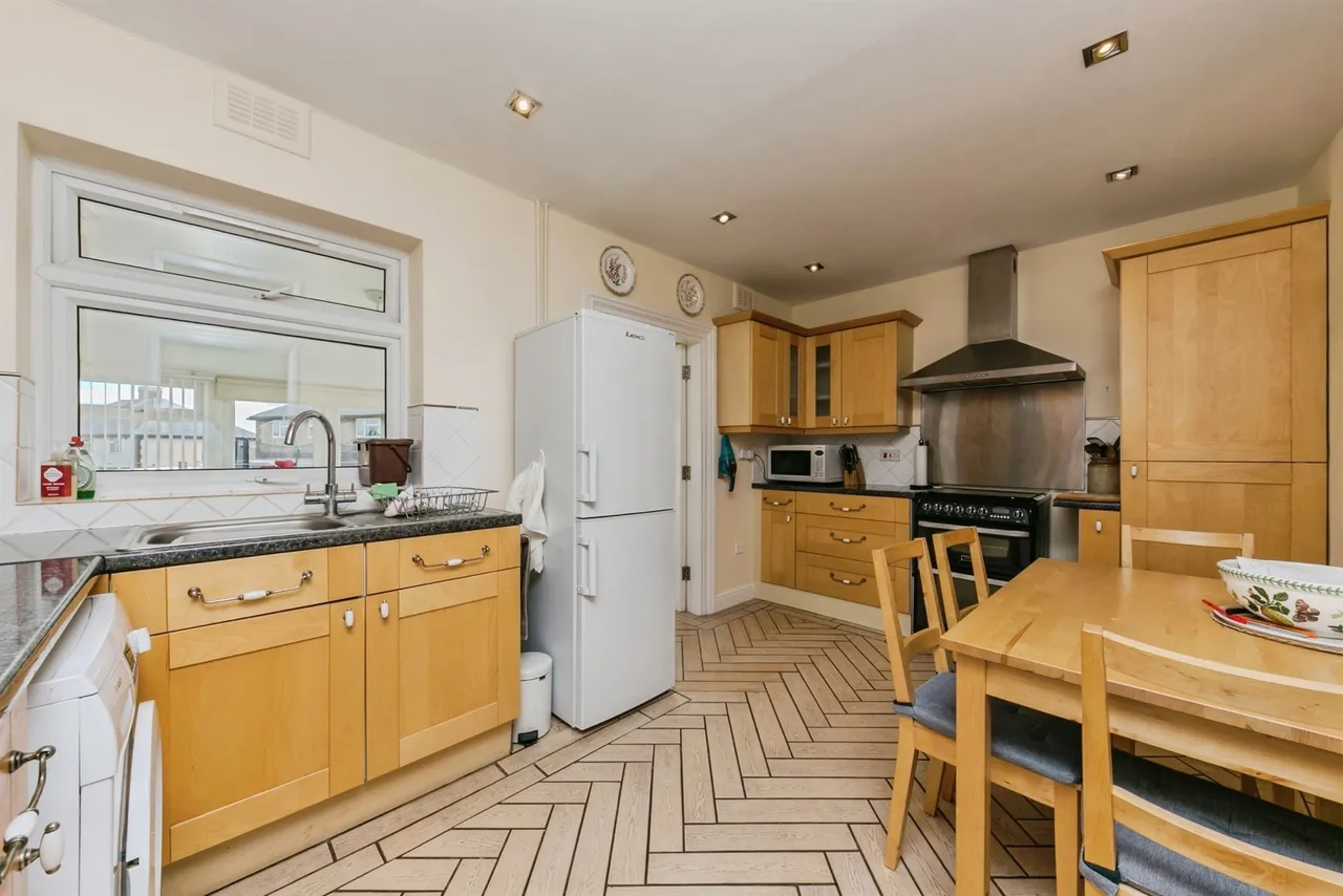 Uttoxeter Road, Alton, Stoke-On-Trent, photo 6
