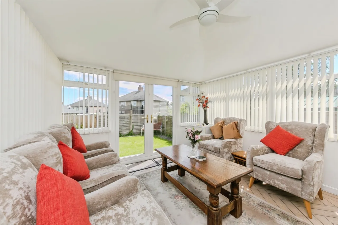 Uttoxeter Road, Alton, Stoke-On-Trent, photo 3