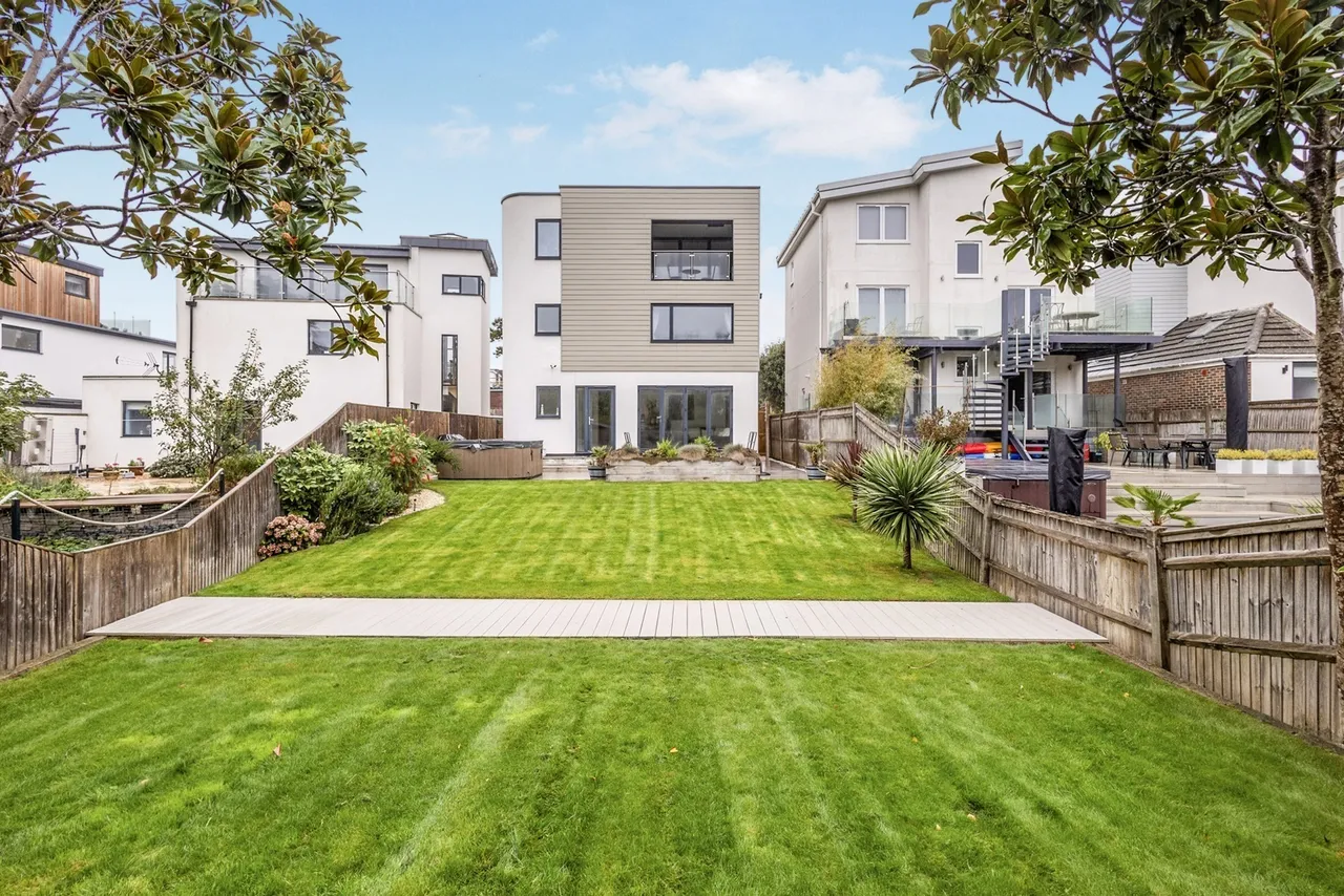 Bracklesham Road, Hayling Island, PO11, photo 22