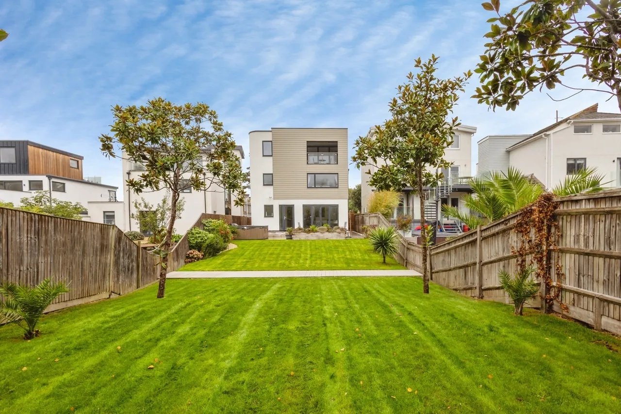 3 bed house for sale, Bracklesham Road, Hayling Island, PO11