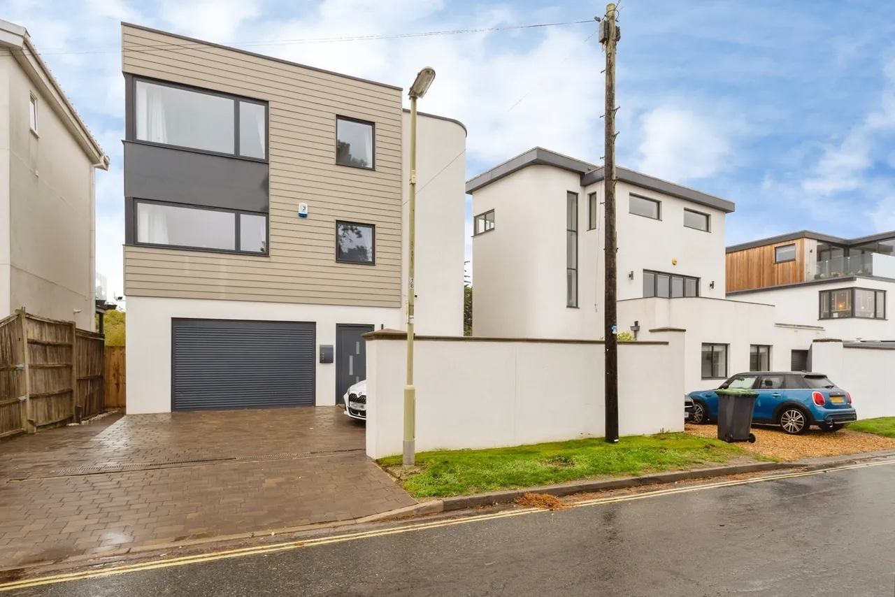 Bracklesham Road, Hayling Island, PO11, photo 24