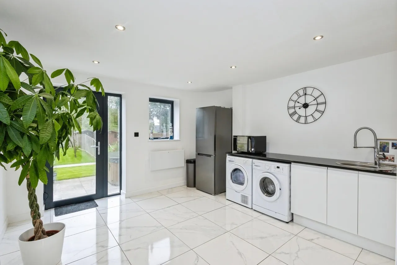Bracklesham Road, Hayling Island, PO11, photo 11