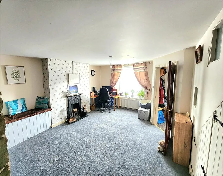 Llandaff Row, Penpentre, LD3, photo 6