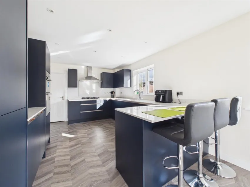 Aster Close, Twigworth, photo 12
