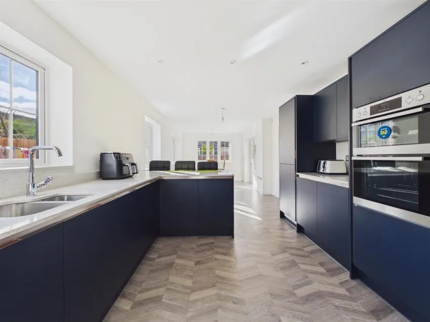 Aster Close, Twigworth, photo 10