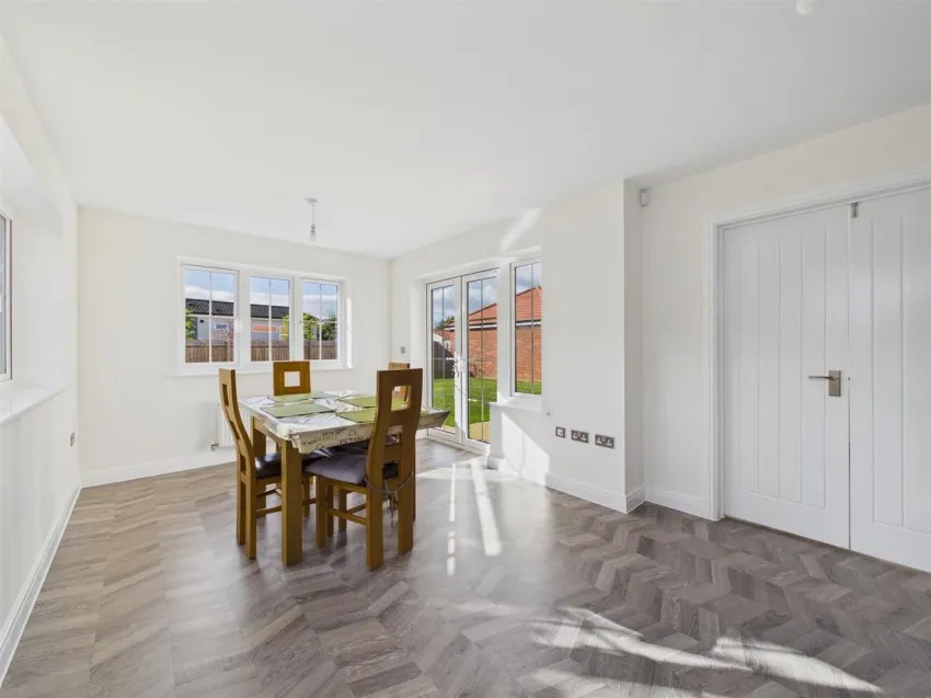 Aster Close, Twigworth, photo 13