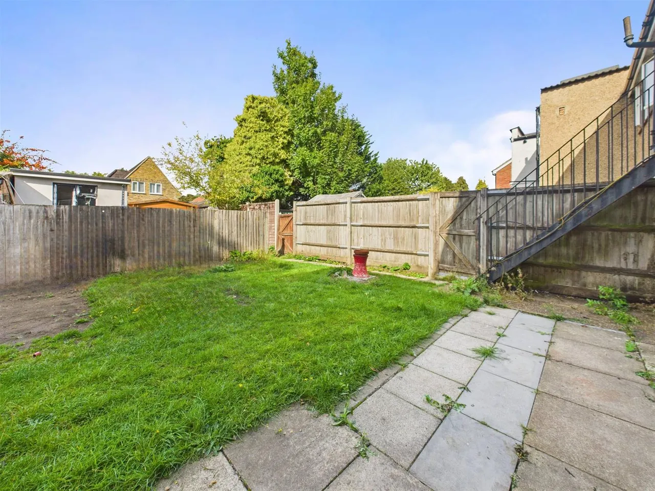 Elmtree Court, Elm Avenue, Ruislip, Middlesex, HA4 8PA, photo 8
