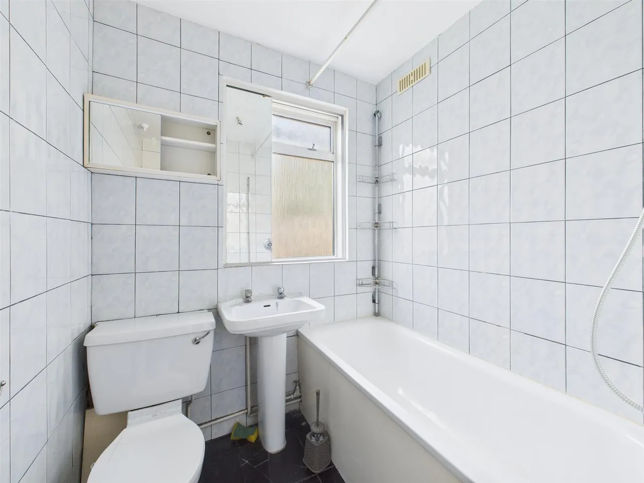 Elmtree Court, Elm Avenue, Ruislip, Middlesex, HA4 8PA, photo 7
