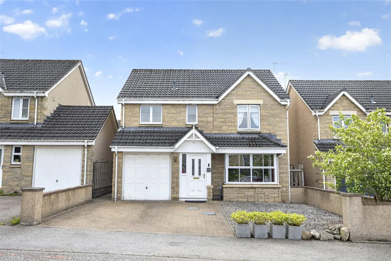 5 bed house for sale, Ash Grove, Blackburn, AB21