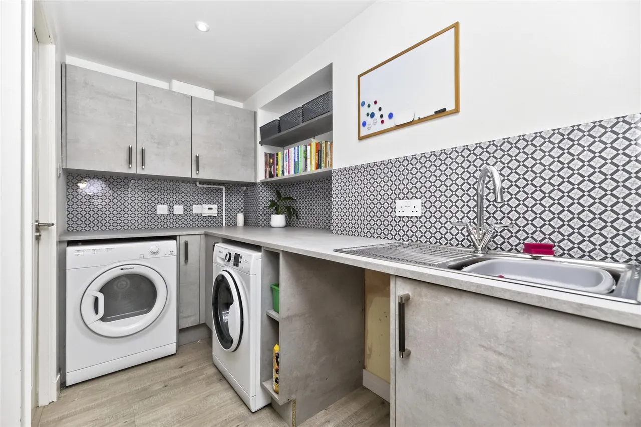 Ash Grove, Blackburn, AB21, photo 10
