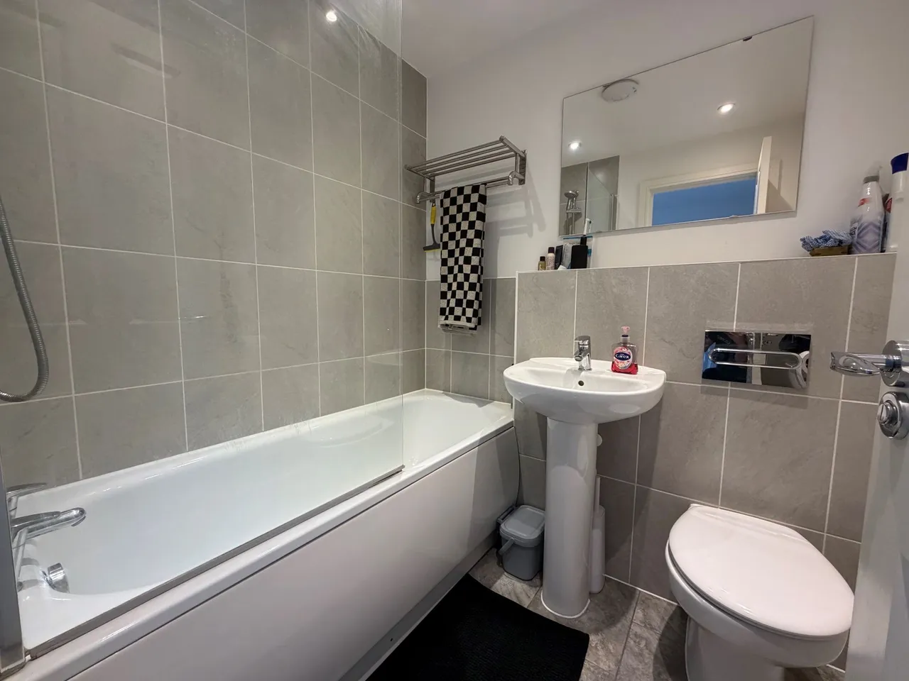 The Circle, Great Blakenham, Ipswich, Suffolk, IP6 0FE, photo 14