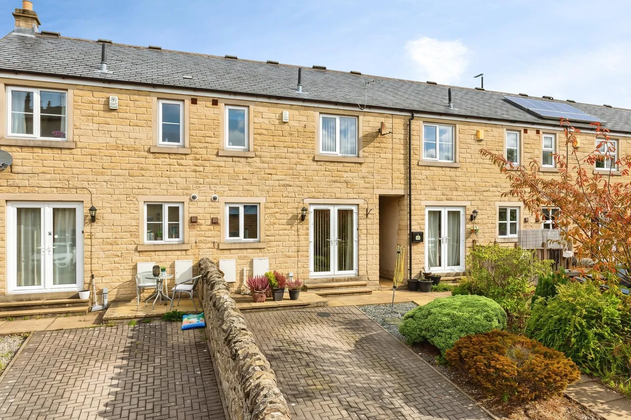 Town Gate Close, Guiseley, LS20, photo 5