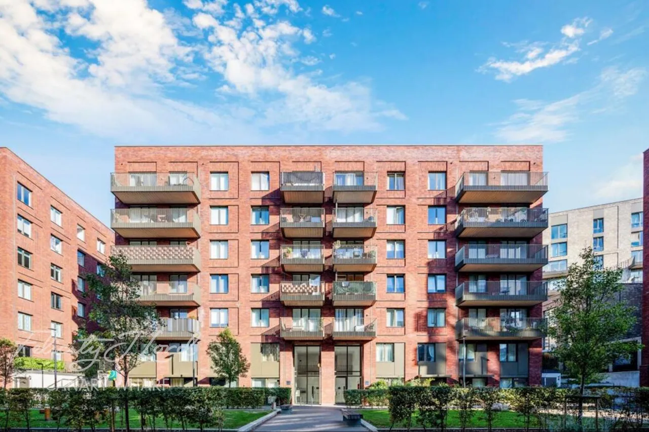 3 bed flat for sale, Cavendish Square, London, E16