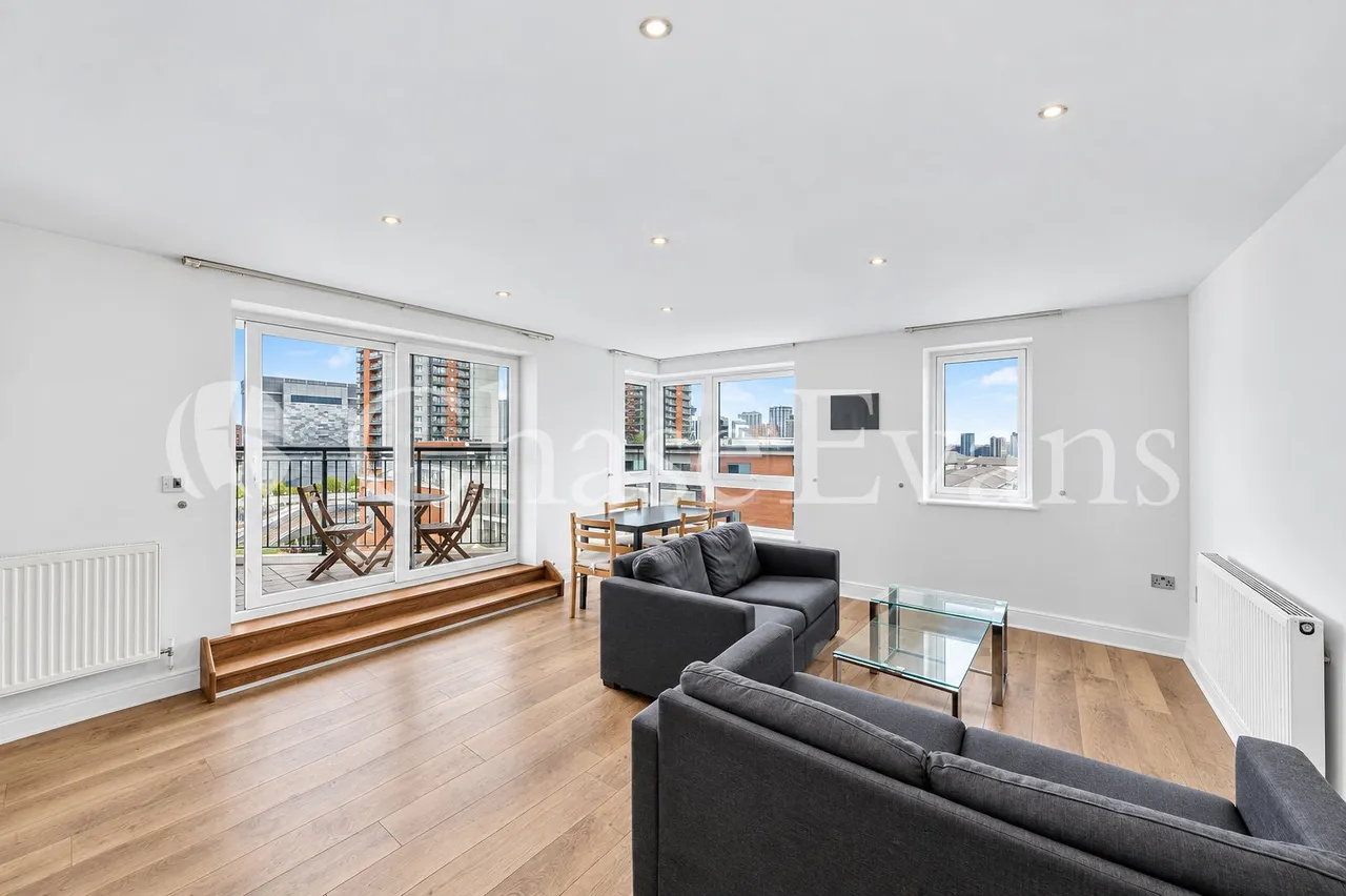 2 bed flat to rent, Newport Avenue, Poplar, E14