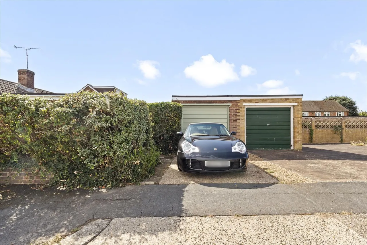Eastergate Close, Goring-By-Sea, Worthing, photo 13