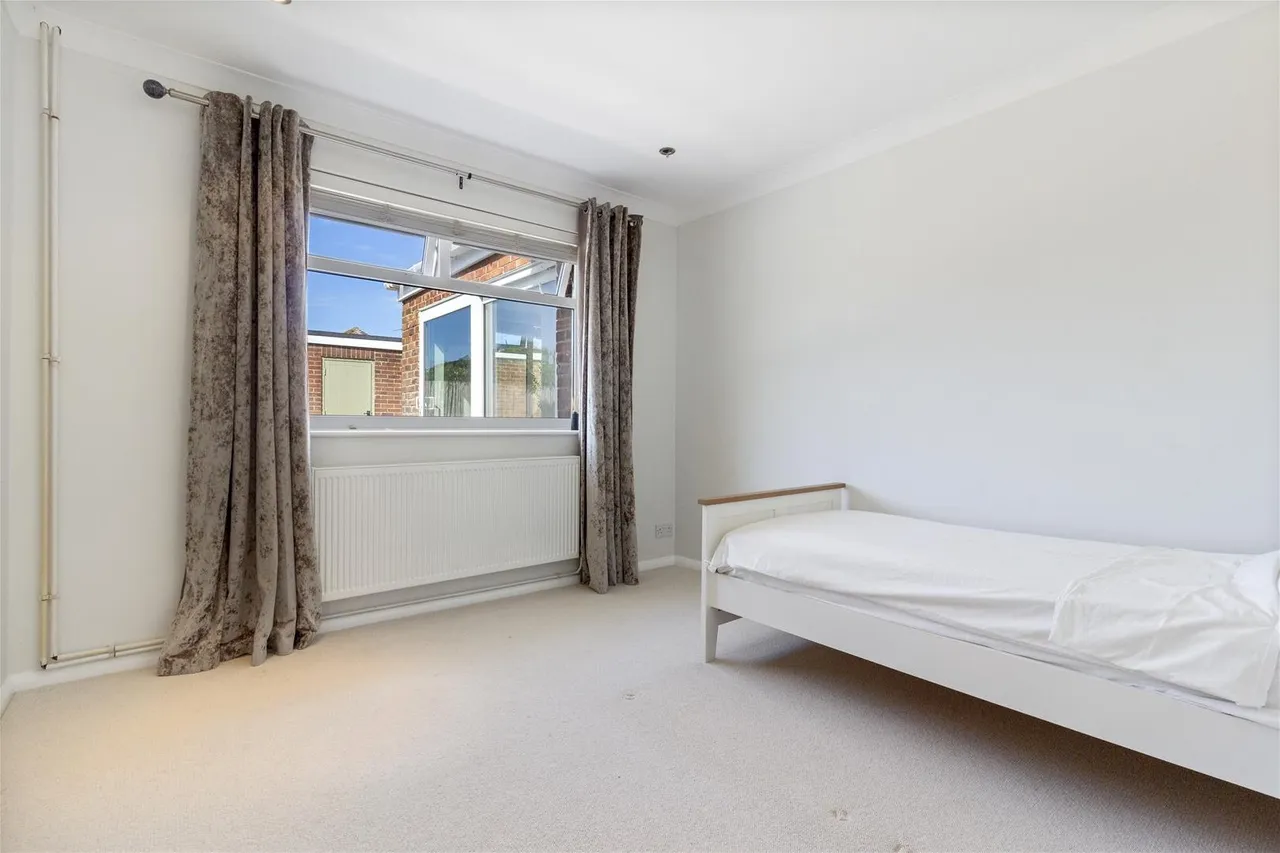 Eastergate Close, Goring-By-Sea, Worthing, photo 15