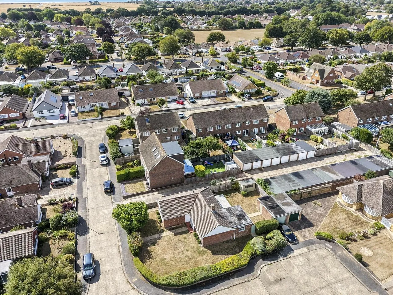 Eastergate Close, Goring-By-Sea, Worthing, photo 2