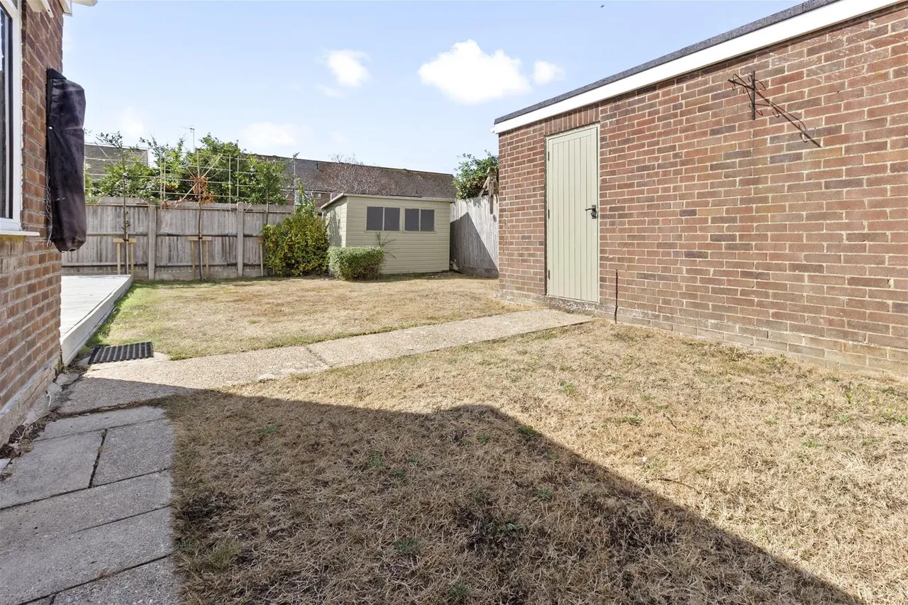 Eastergate Close, Goring-By-Sea, Worthing, photo 20