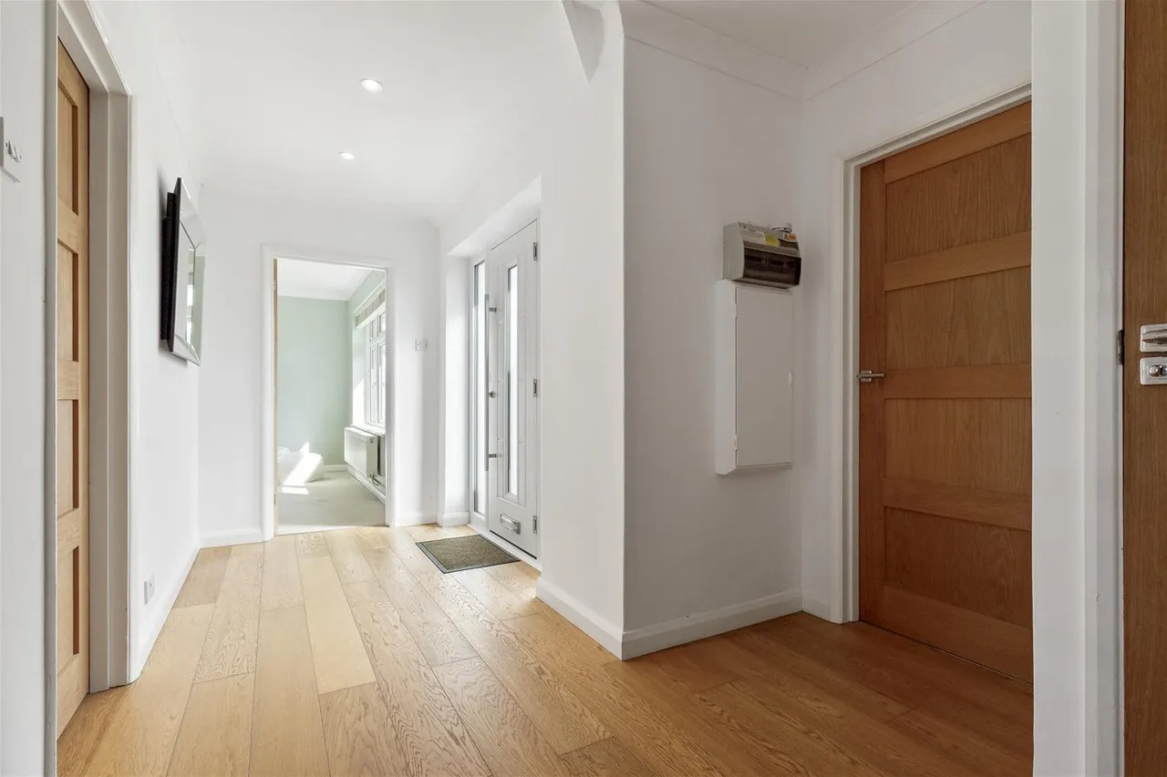Eastergate Close, Goring-By-Sea, Worthing, photo 17