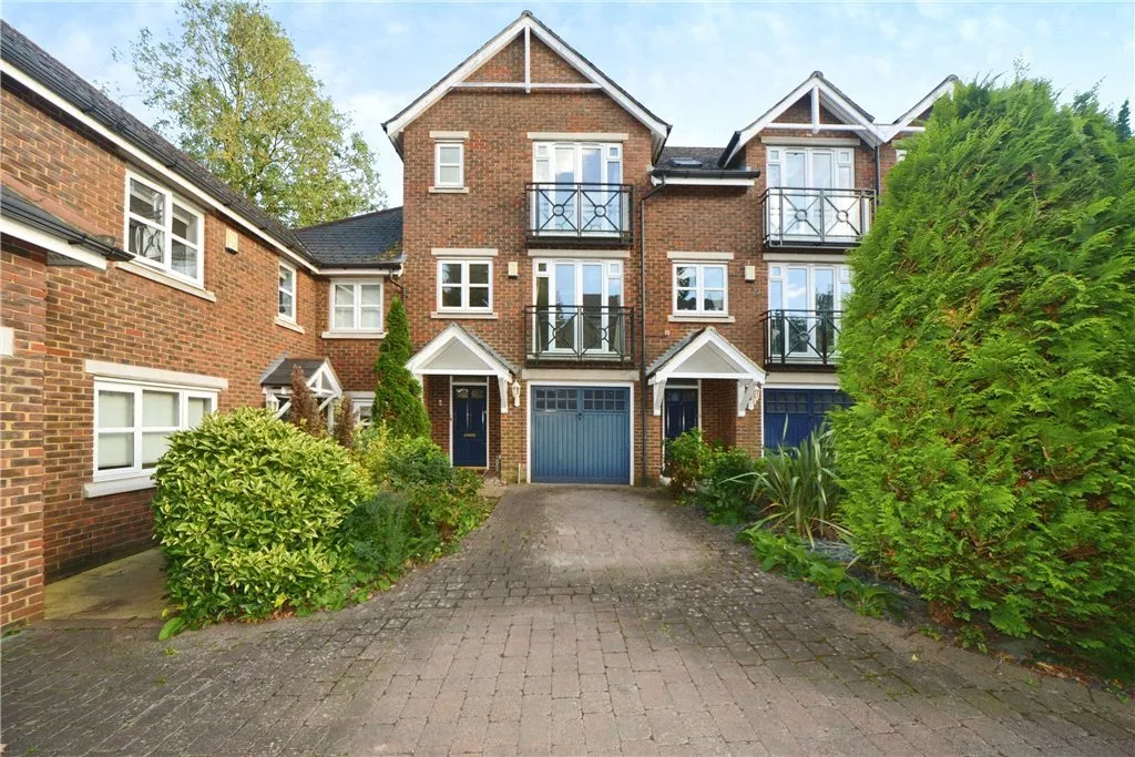 4 bed house for sale — Langham Park Place, Kent, BR2